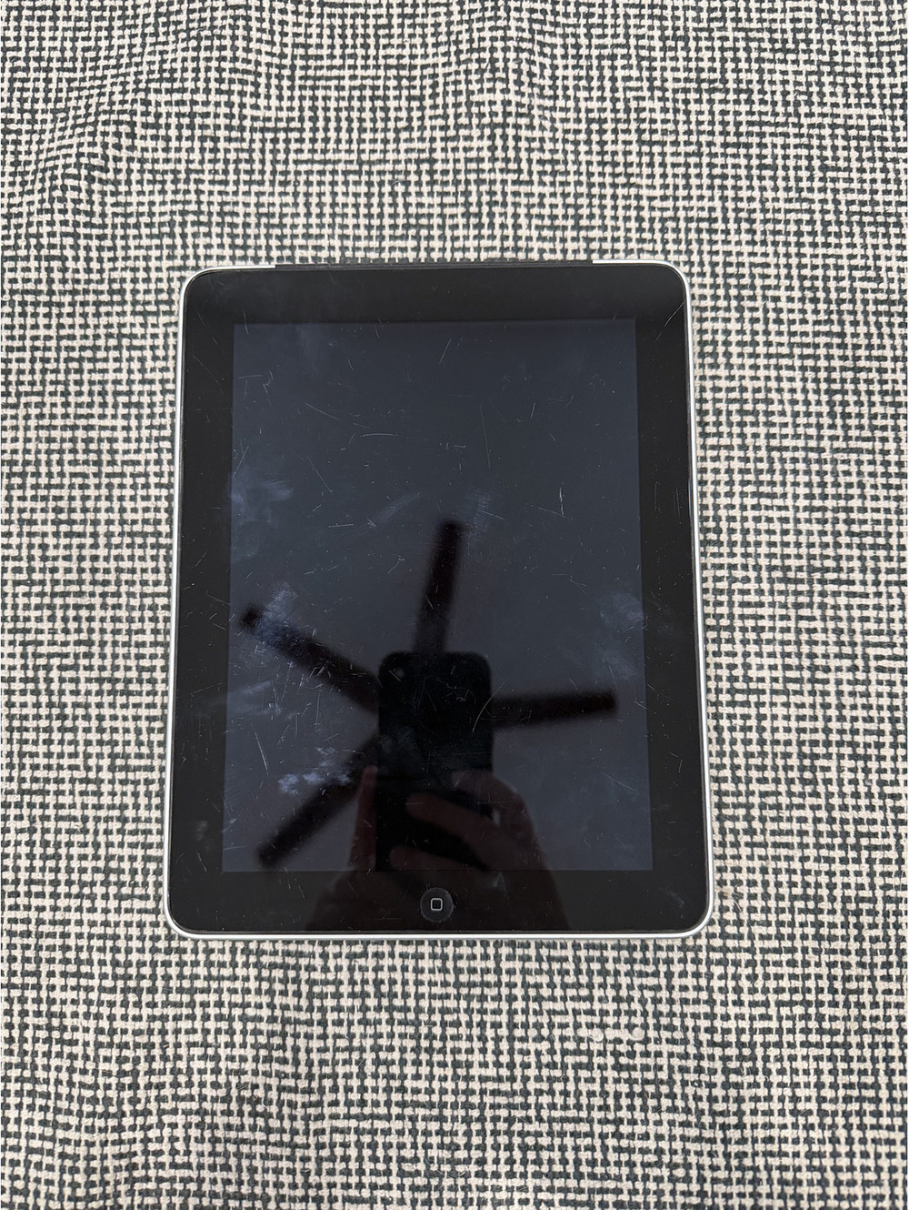 iPad 64GB without Charger - Untested